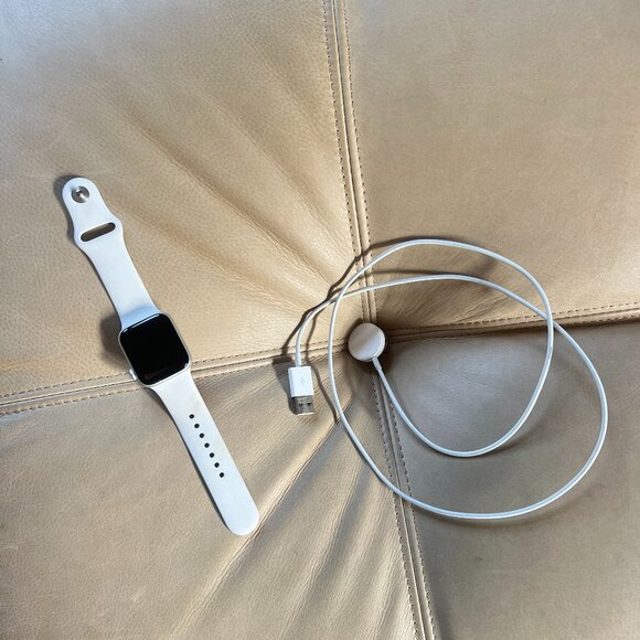 Apple Watch - Picture 1 of 5